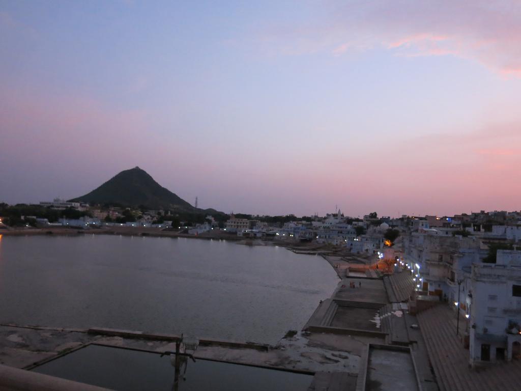 Hotel U-Turn Pushkar Kamer foto